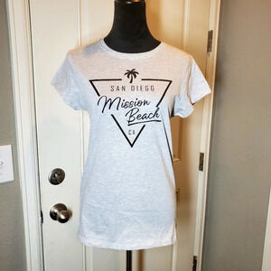 Mission Beach Women's Gray Fitted Tee Size Large NEW